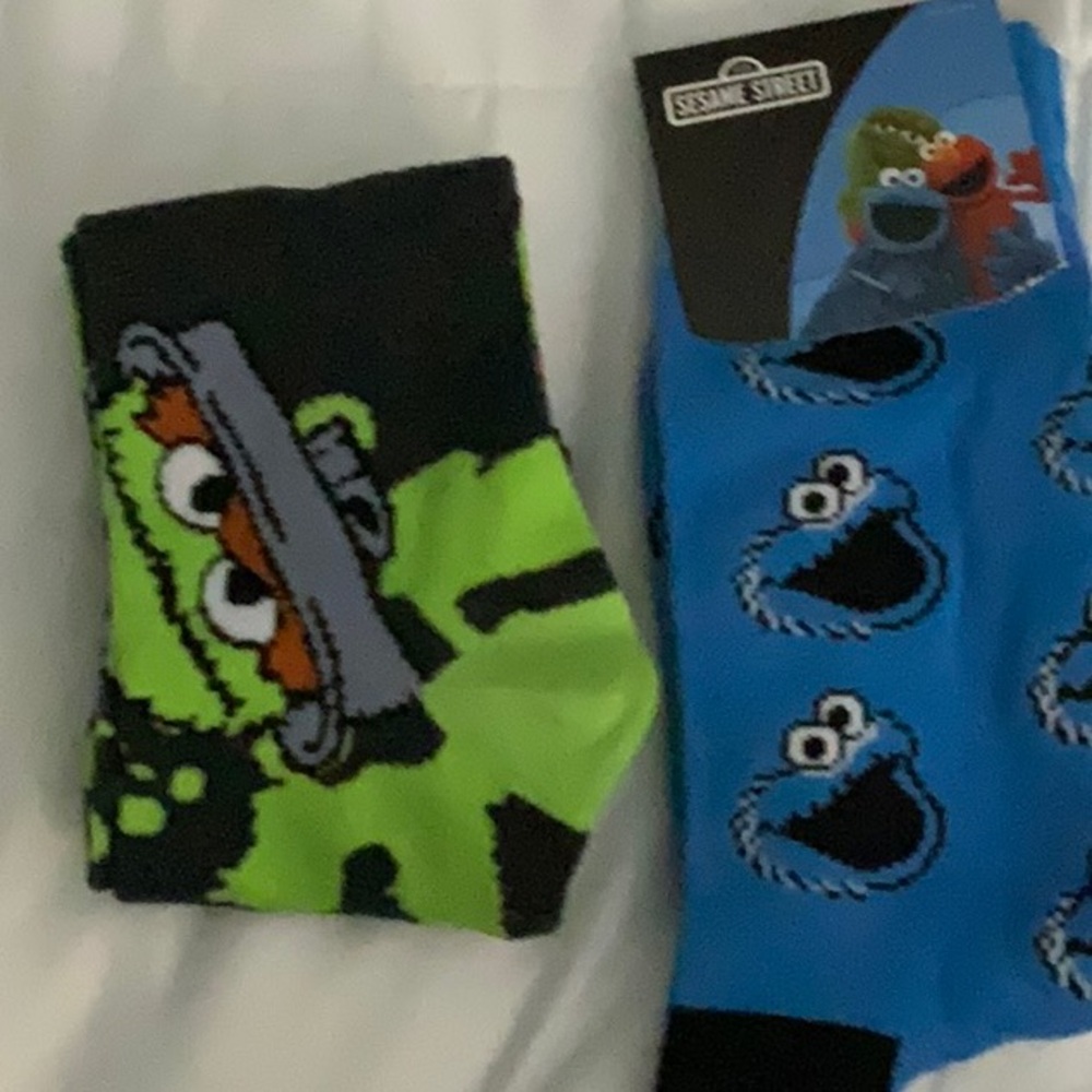 NWT Sesame Street crew socks Oscar & Cookie Monster 2 pair
